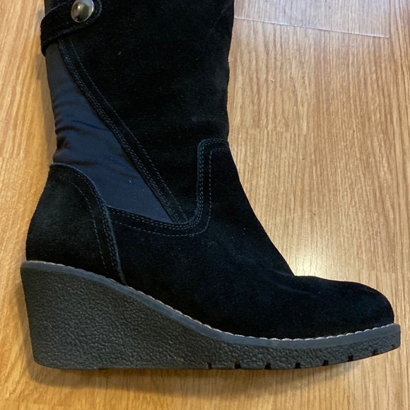 khombu wedge boots